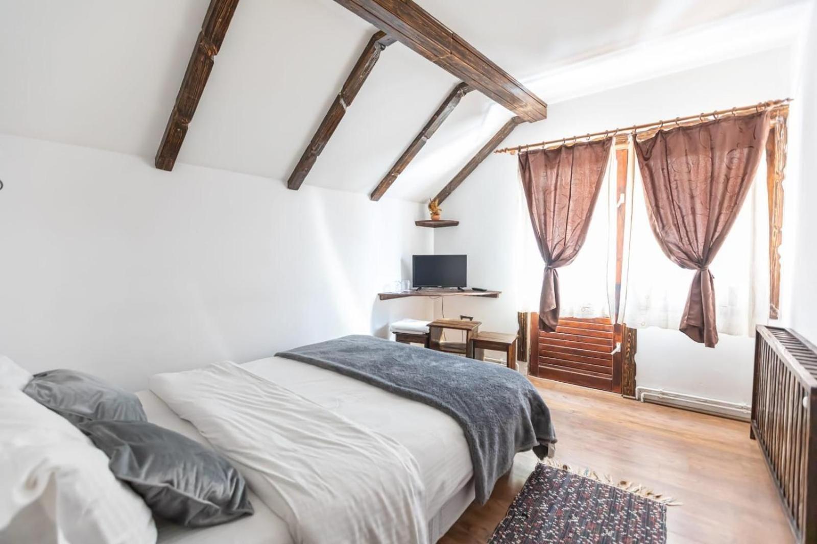 Casa Valasoaia Sacele Bagian luar foto
